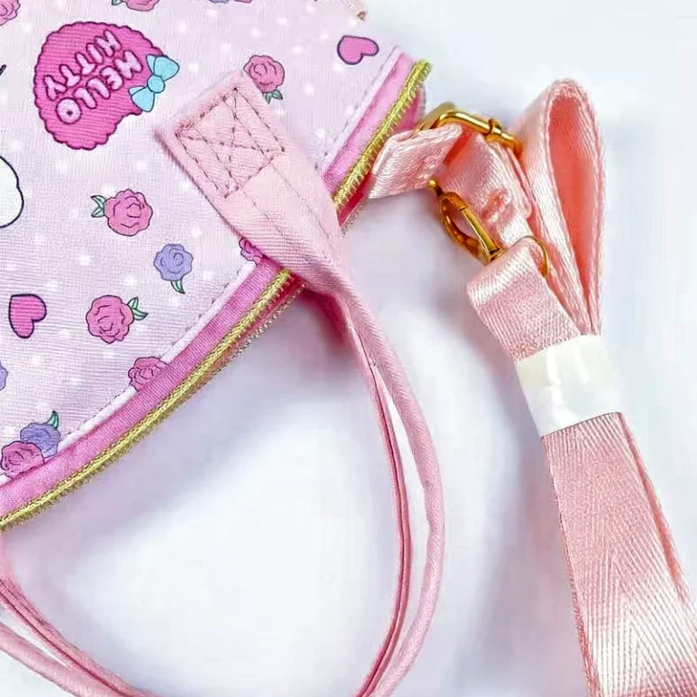 Hello Kitty PU Leather Handbag with Crossbody Strap-03